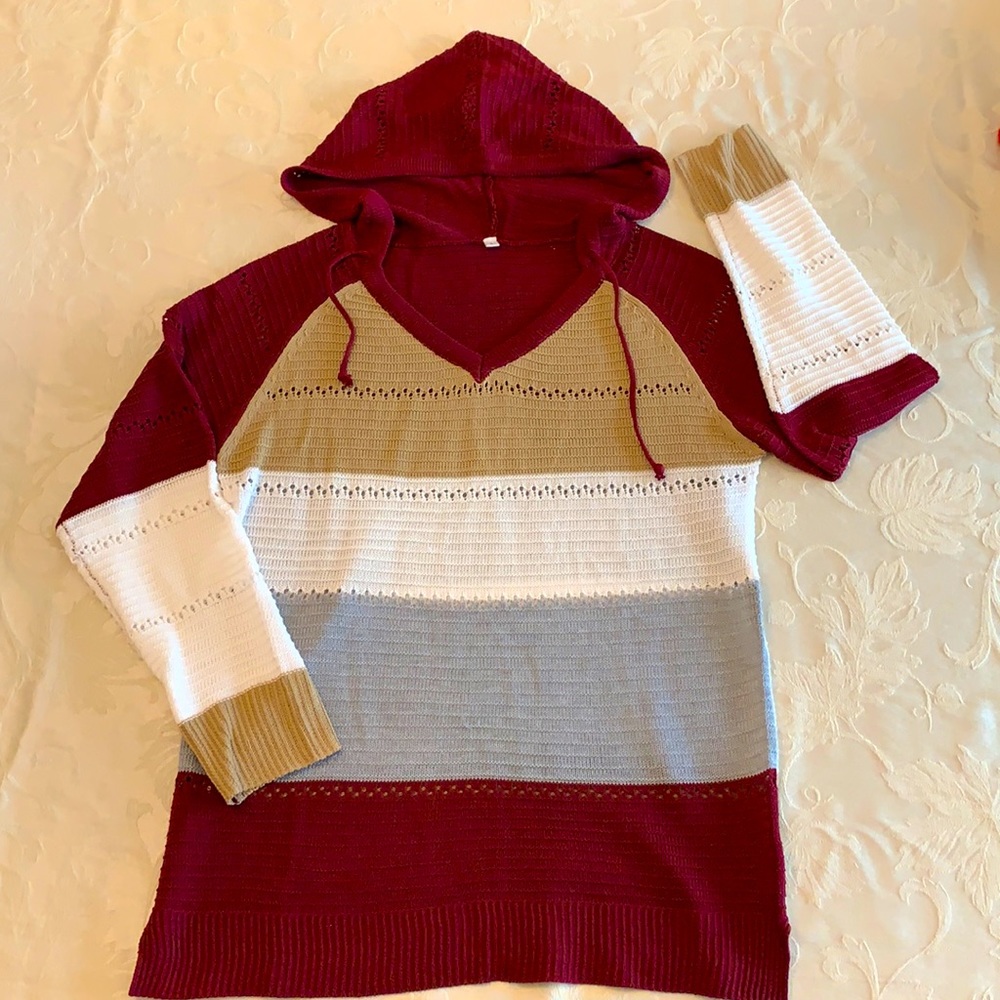 Sipaya Hooded Sweater